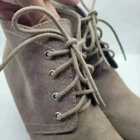 Arizona Jeans Women's boots 8.5 Lexie Booties Ankle Lace Up Wedge Tan Beige - Picture 9 of 11